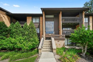 6107 Knoll Valley Drive 308, Willowbrook, IL 60527