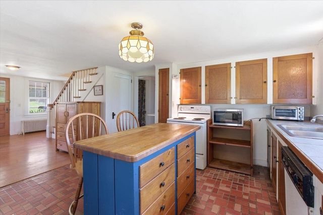971 South Stream Road, Bennington, VT 05201