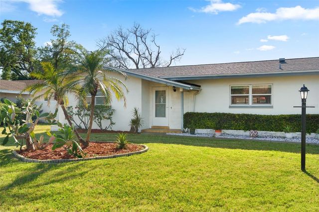 1768 HARBOR CIRCLE E, Largo, FL 33770