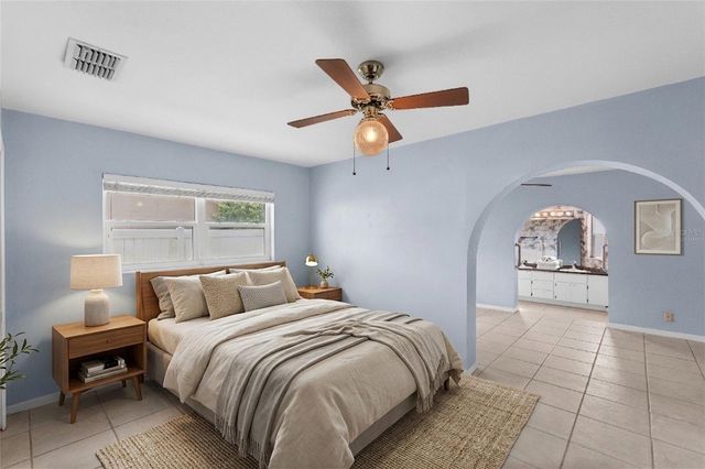 1768 HARBOR CIRCLE E, Largo, FL 33770