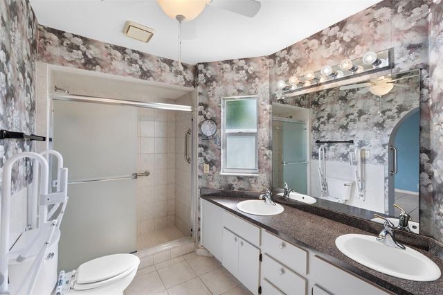 1768 HARBOR CIRCLE E, Largo, FL 33770