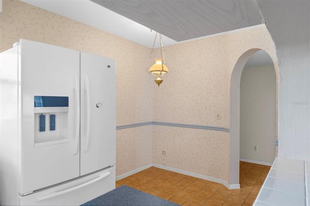 1768 HARBOR CIRCLE E, Largo, FL 33770