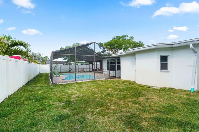 1768 HARBOR CIRCLE E, Largo, FL 33770