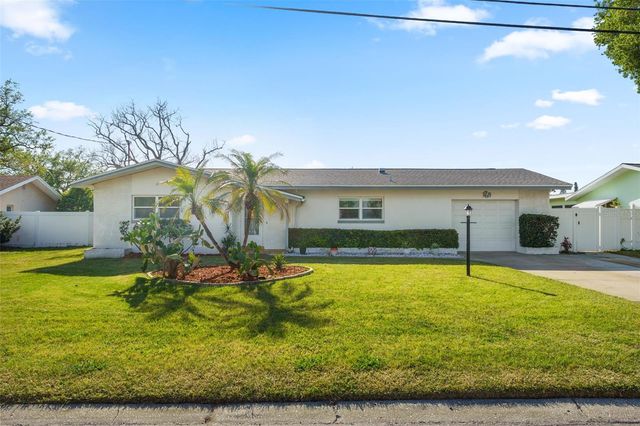 1768 HARBOR CIRCLE E, Largo, FL 33770