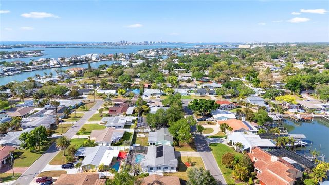 1768 HARBOR CIRCLE E, Largo, FL 33770