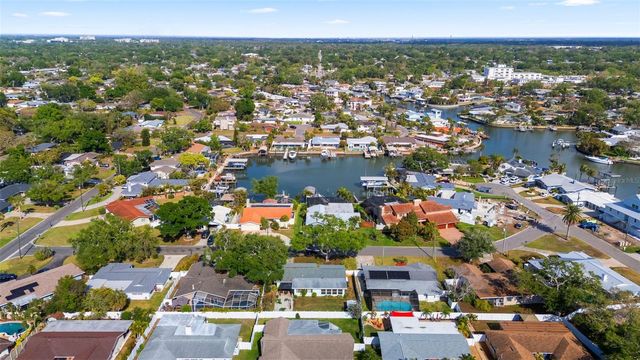 1768 HARBOR CIRCLE E, Largo, FL 33770