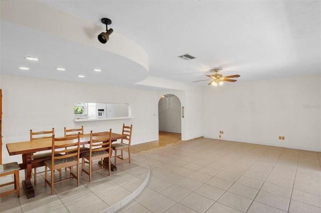 1768 HARBOR CIRCLE E, Largo, FL 33770