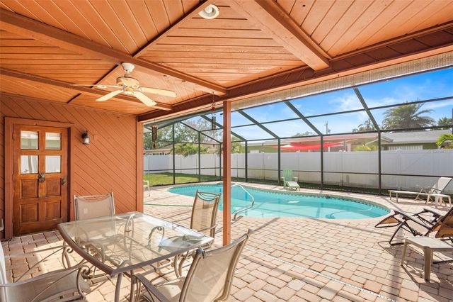 1768 HARBOR CIRCLE E, Largo, FL 33770