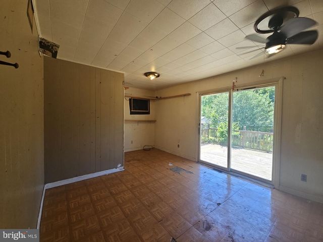 68 LAKESIDE DR, Bridgeton, NJ 08302