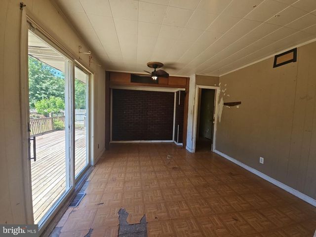 68 LAKESIDE DR, Bridgeton, NJ 08302