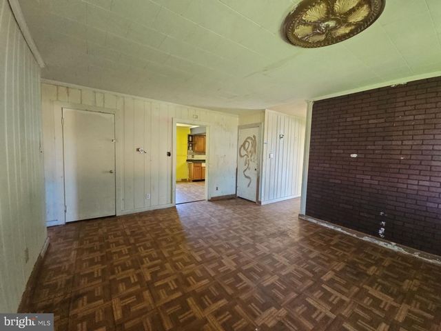 68 LAKESIDE DR, Bridgeton, NJ 08302