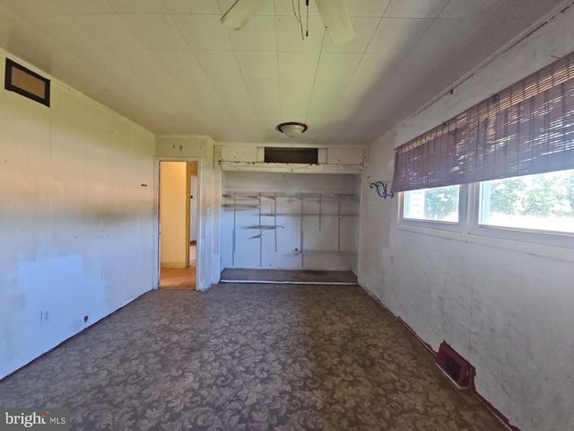 68 LAKESIDE DR, Bridgeton, NJ 08302