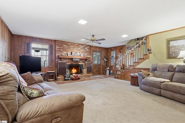 209 Powdersville Main, Powdersville, SC 29642