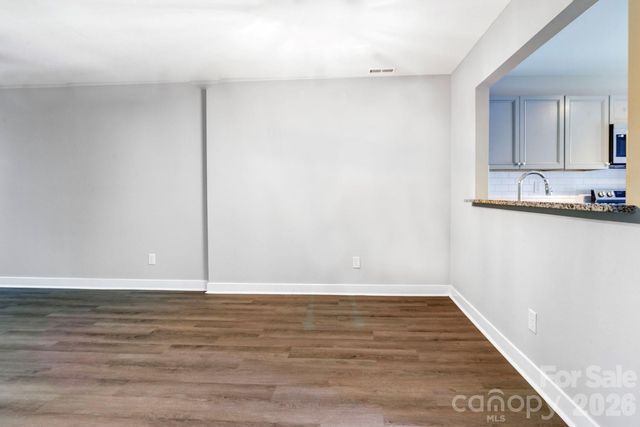 6129 Windsor Gate Lane, Charlotte, NC 28215