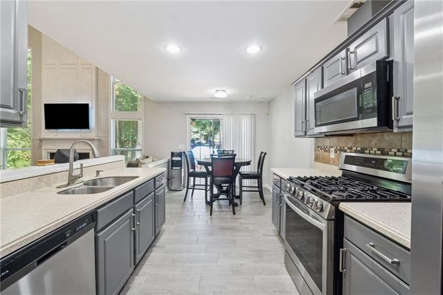 2000 Maple Ridge NW Court, Acworth, GA 30101