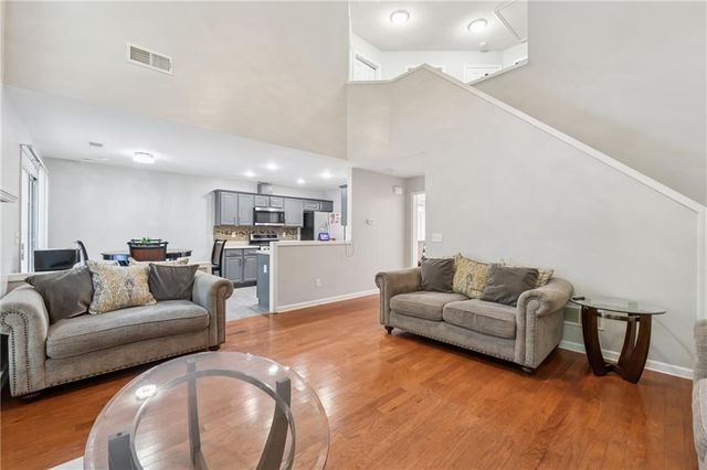 2000 Maple Ridge NW Court, Acworth, GA 30101