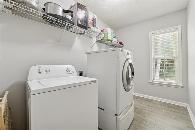 2000 Maple Ridge NW Court, Acworth, GA 30101