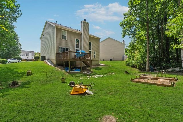 2000 Maple Ridge NW Court, Acworth, GA 30101