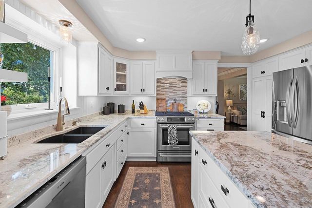 2850 MAYFLOWER ROAD, Green Bay, WI 54311