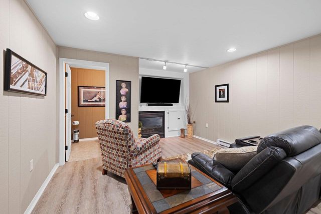 2850 MAYFLOWER ROAD, Green Bay, WI 54311