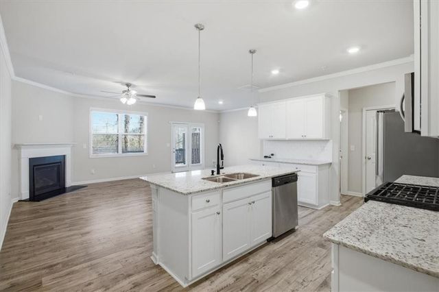 776 Woodstock Grove, Woodstock, GA 30188