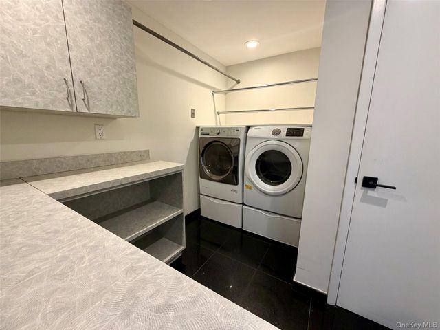 5 Glen Hill Court, Dix Hills, NY 11746