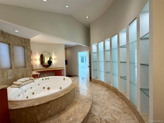 5 Glen Hill Court, Dix Hills, NY 11746