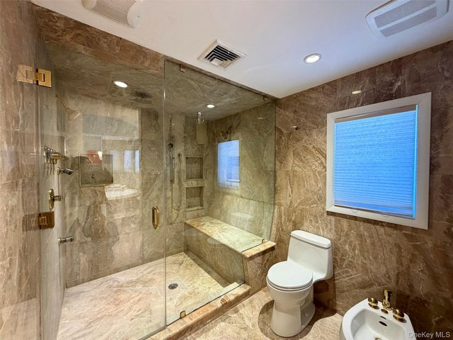 5 Glen Hill Court, Dix Hills, NY 11746