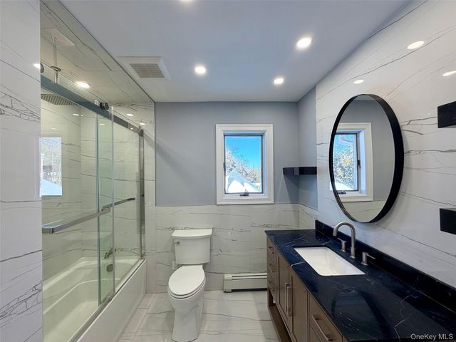 5 Glen Hill Court, Dix Hills, NY 11746