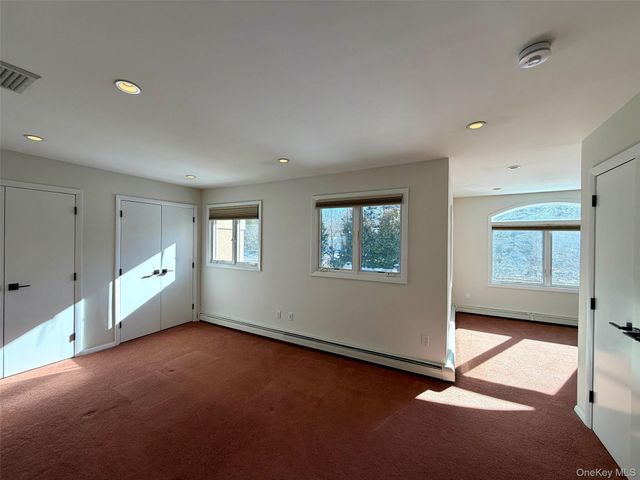 5 Glen Hill Court, Dix Hills, NY 11746