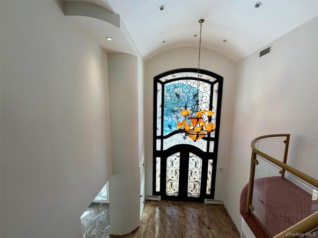 5 Glen Hill Court, Dix Hills, NY 11746