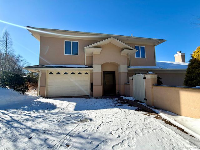 5 Glen Hill Court, Dix Hills, NY 11746