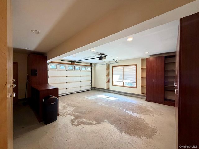 5 Glen Hill Court, Dix Hills, NY 11746