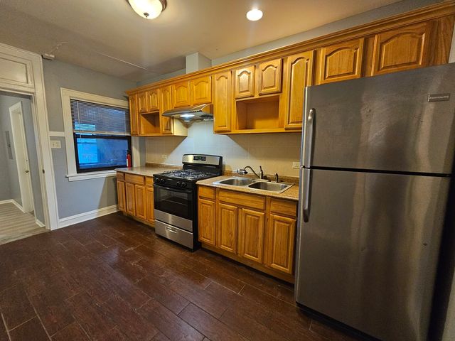 6604 Roosevelt Road 2F, Oak Park, IL 60304