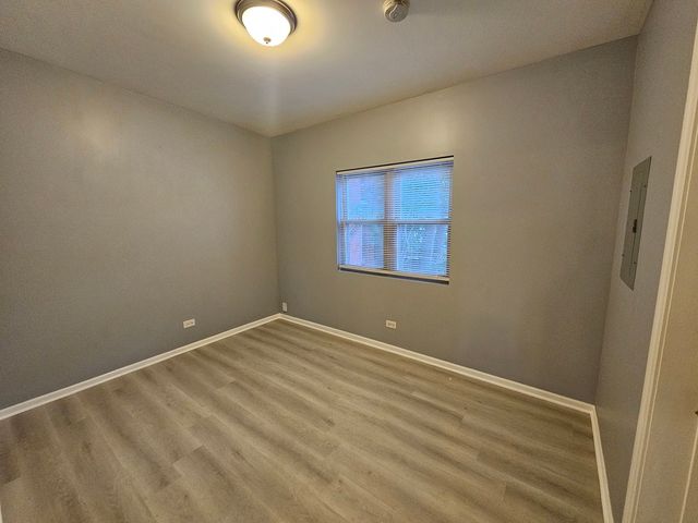6604 Roosevelt Road 2F, Oak Park, IL 60304