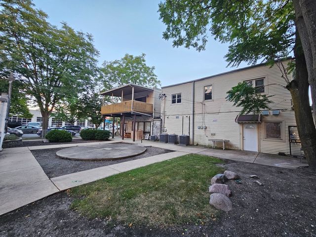 6604 Roosevelt Road 2F, Oak Park, IL 60304