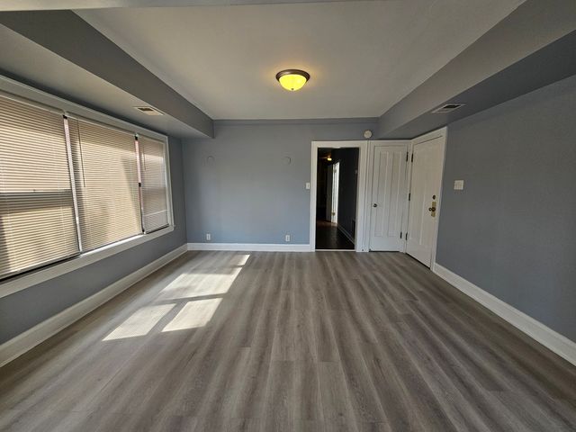 6604 Roosevelt Road 2F, Oak Park, IL 60304