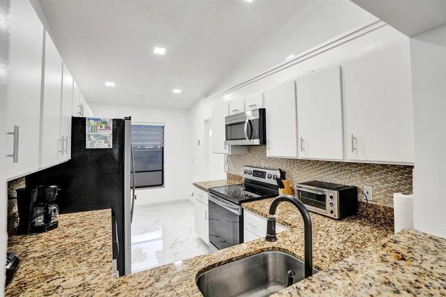 5434 SW 25th Avenue, Dania Beach, FL 33312