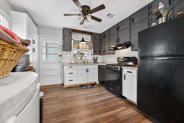 5811 WOODLAWN RD, Bartlett, TN 38134