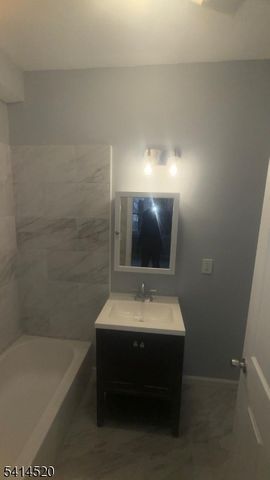 700 Park Ave 3, Elizabeth City, NJ 07208