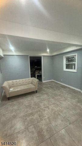 700 Park Ave 3, Elizabeth City, NJ 07208