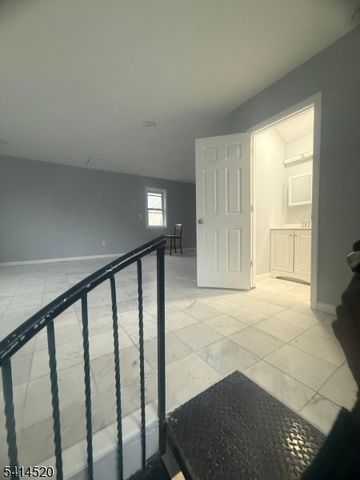 700 Park Ave 3, Elizabeth City, NJ 07208