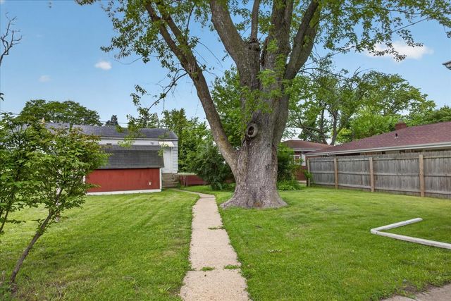 911 21st Street, Rockford, IL 61108