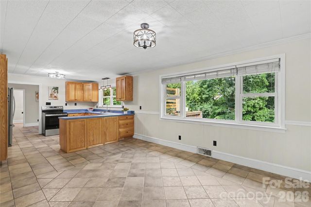 163 Madison Avenue NE, Concord, NC 28025