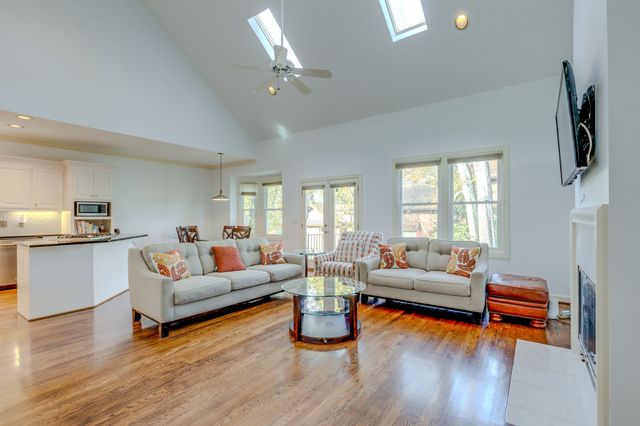 1605 Ardenwood Ct, Nashville, TN 37215