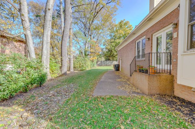 1605 Ardenwood Ct, Nashville, TN 37215