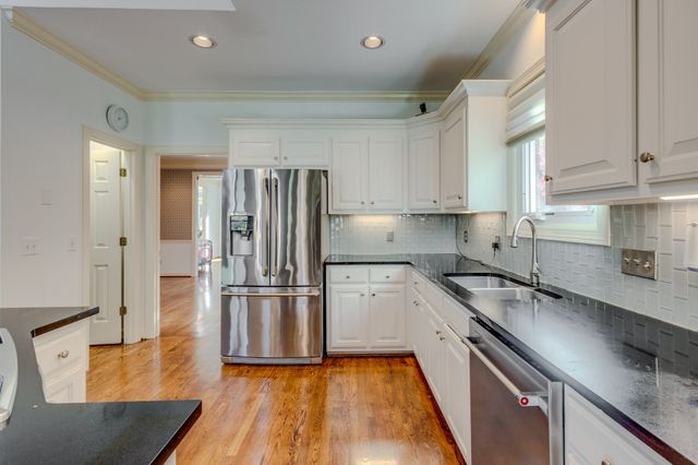 1605 Ardenwood Ct, Nashville, TN 37215