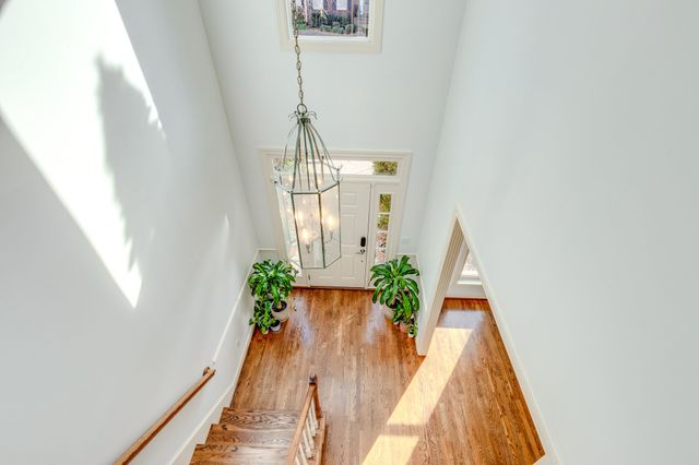 1605 Ardenwood Ct, Nashville, TN 37215