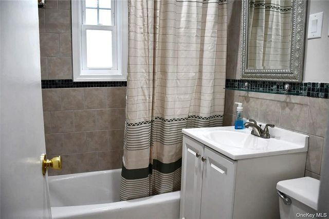 224-38 Kingsbury Ave A, Bayside, NY 11364