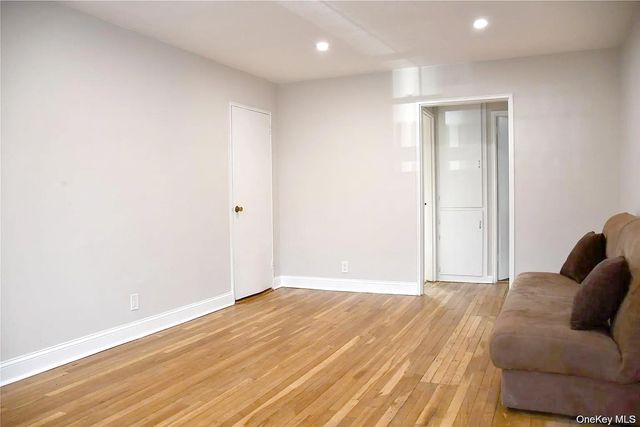 224-38 Kingsbury Ave A, Bayside, NY 11364